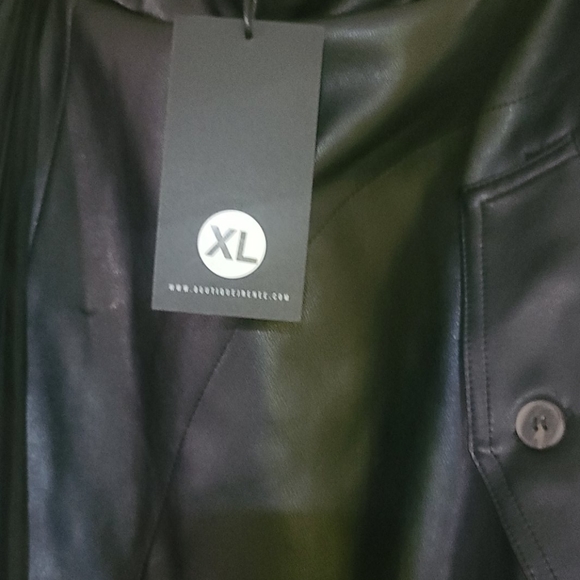 Brand new leather and pleated skirt - Picture 5 of 6